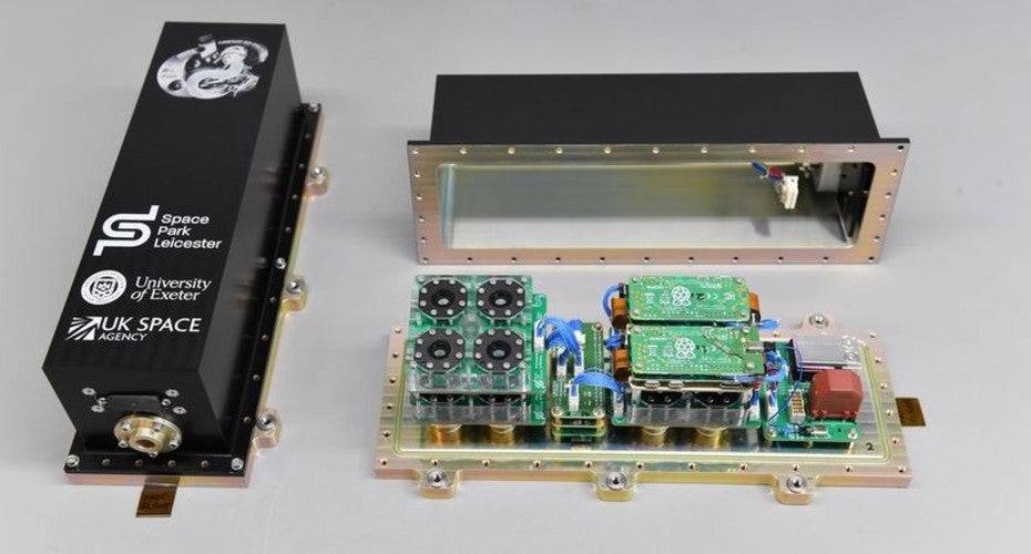 The Fluorescent Deep Space Petri-Pod (FDSPP).