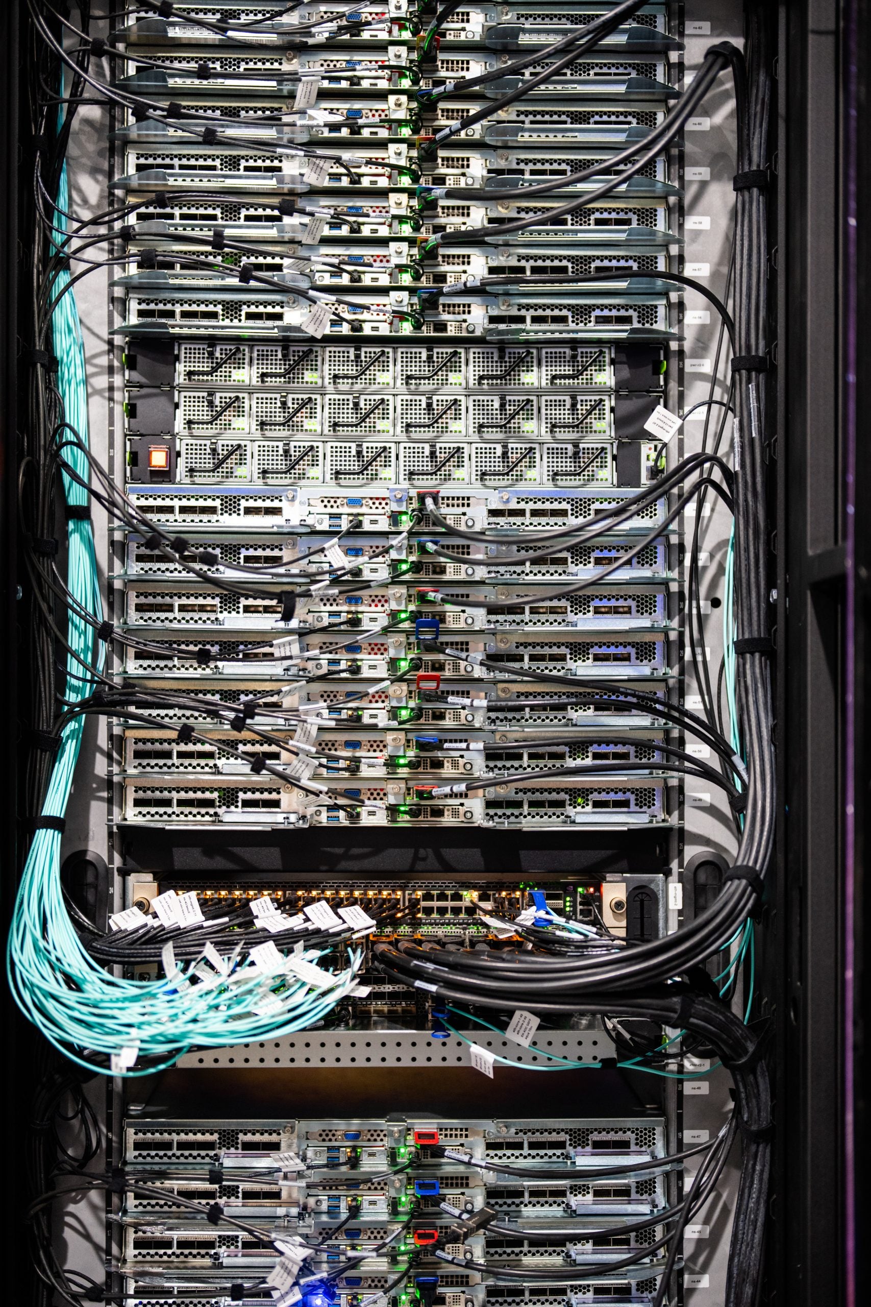 Penguin Solutions integrated the thermal management and power distribution systems for Spectra, and led the installation at Sandia National Laboratories.