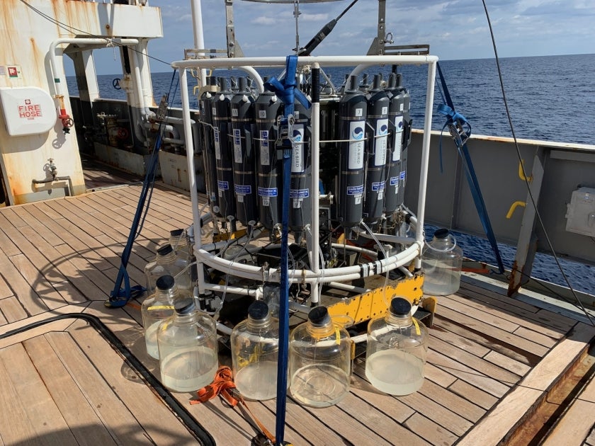 The water sampler: The multilayer water sampler that was installed on the training vessel Umitaka-maru. The device collects about 50 liters of seawater at different ocean depths, which is then analyzed for small microplastics.