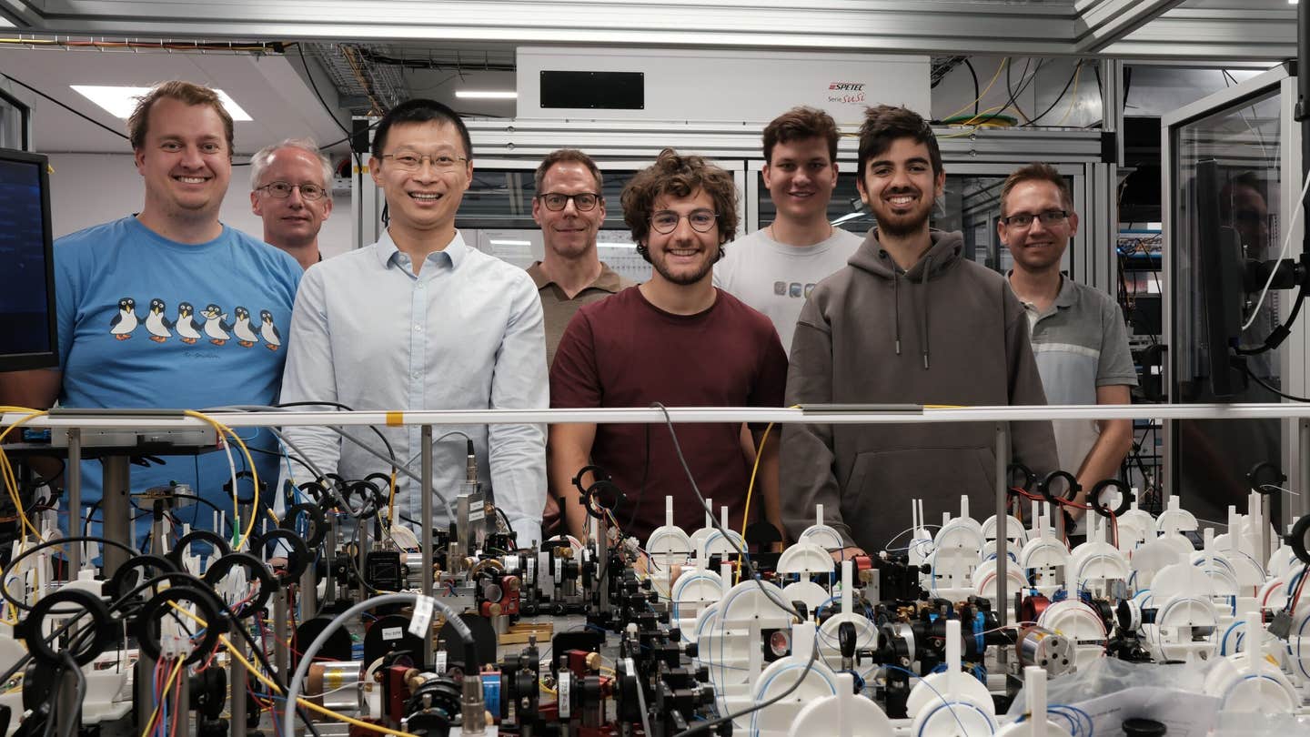 The DTU team (from left): Jens Arnbak Holbøll Nielsen, Axel Bogdan Bregnsbo, Zheng-Hao Liu, Ulrik Lund Andersen, Romain Brunel, Emil Erik Bay Østergaard, Óscar Cordero Boronat, Jonas Schou Neergaard-Nielsen.