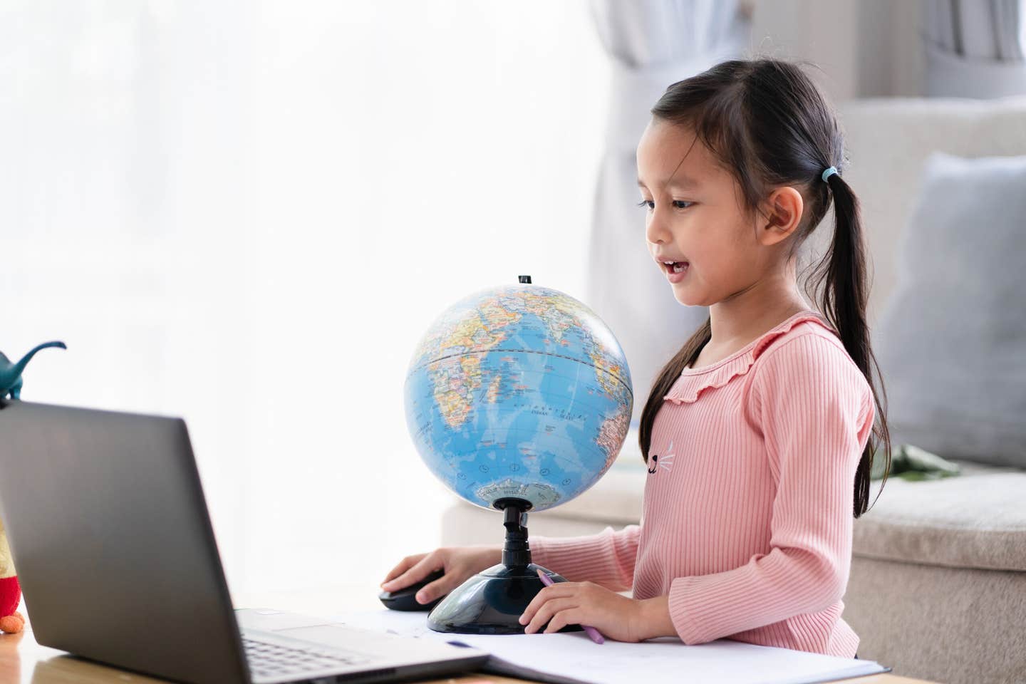 A new NYU tool turns your language history into a multilingualism score and a dominance measure, aiming to standardize how multilingualism is described.