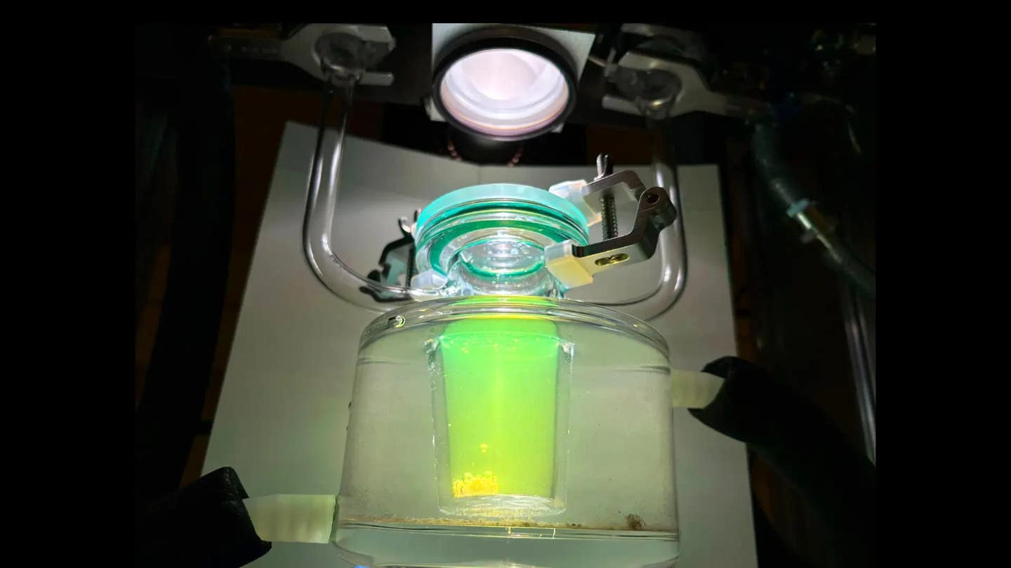 A Swedish-led team reports platinum-free solar hydrogen using conductive plastic nanoparticles, producing visible bubbles and strong lab output.