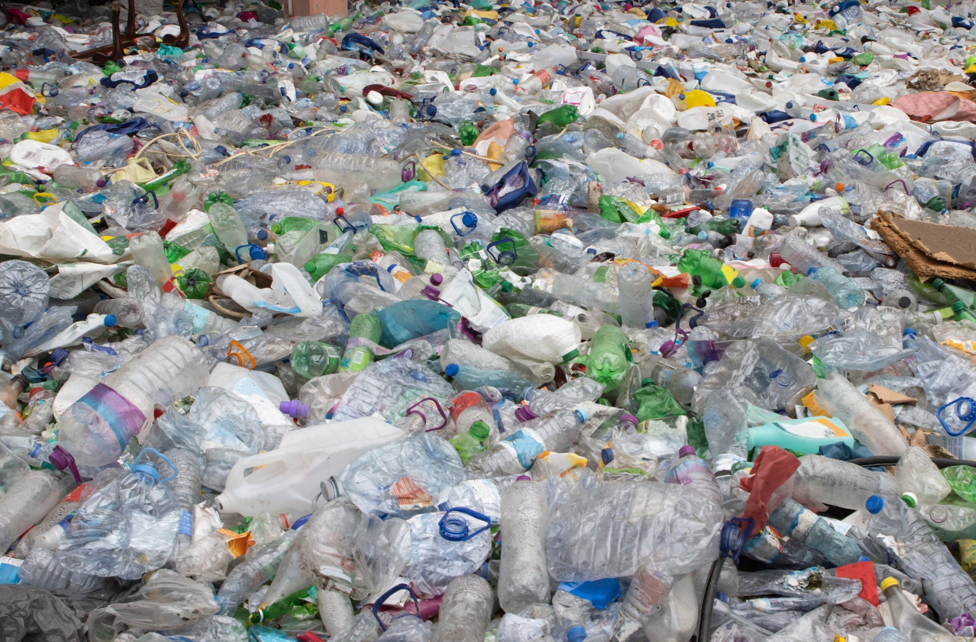 Chemists convert plastic waste into a powerful new tool to capture carbon dioxide