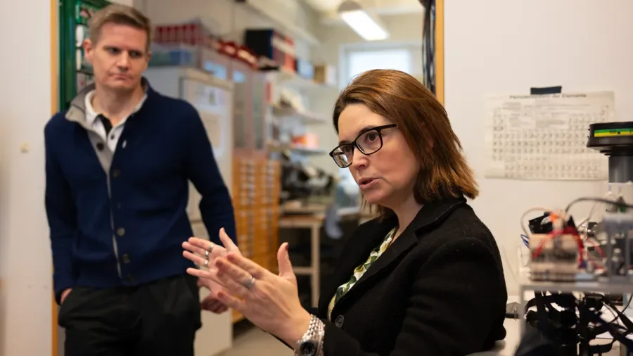 Jens Eriksson and Donatella Puglisi are working on AI-models that can use data from electronic noses to determine cancer with high accuracy.