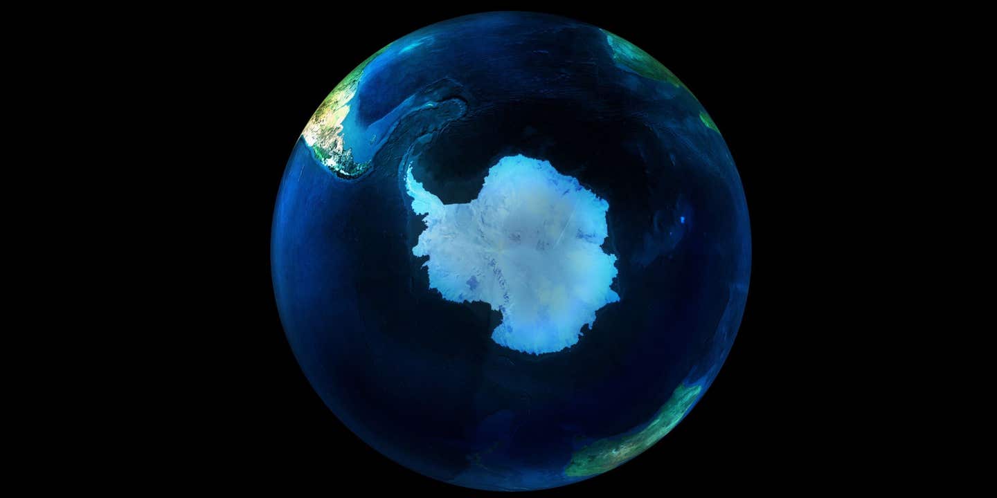 A study traces Antarctica’s gravity hollow to slow mantle motion, with timing that overlaps major shifts in Antarctic glaciation.