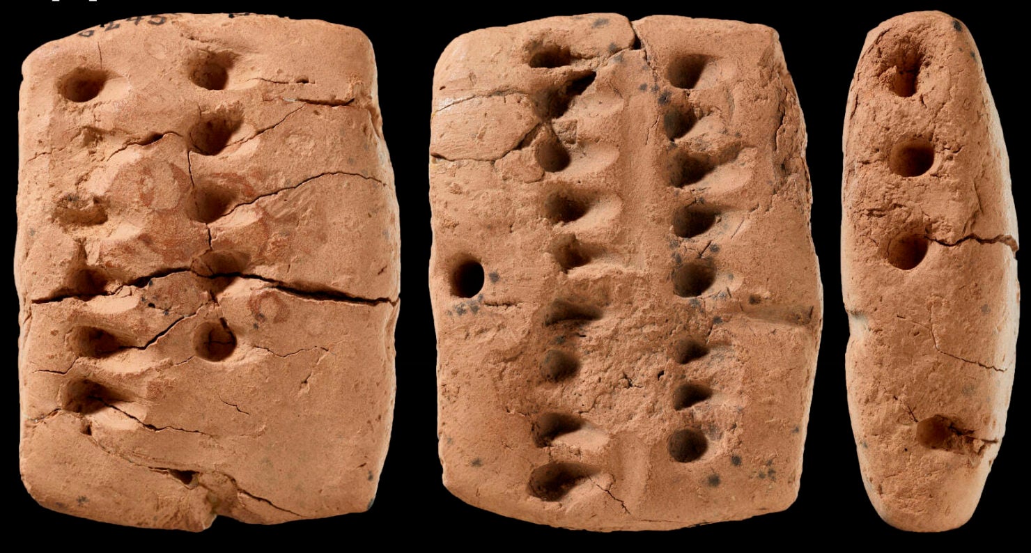 Examples of Uruk protocuneiform tablets from Uruk V