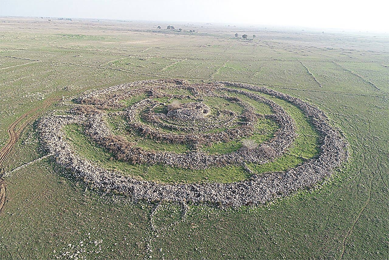 Aerial photo of Rujm el-Hiri, view to east.