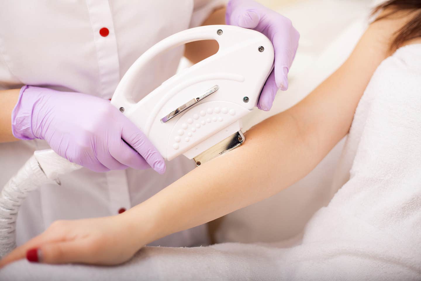 Mouse study suggests scar-free skin healing may be possible by blocking a nerve-related regeneration brake.