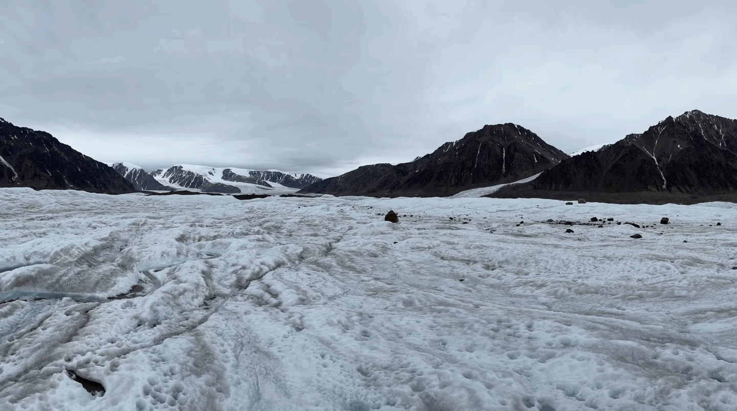 Manson Icefield, Nunavut, above the location where a subglacial lake drains and fills.