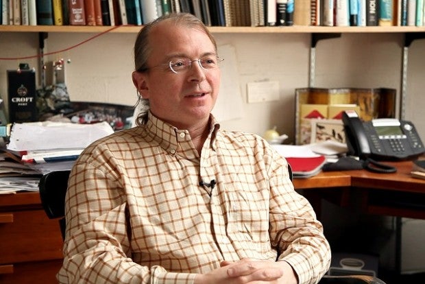MIT quantum engineer Seth Lloyd described the problem in blunt terms. “Theory tells us that it has to be destructive”.
