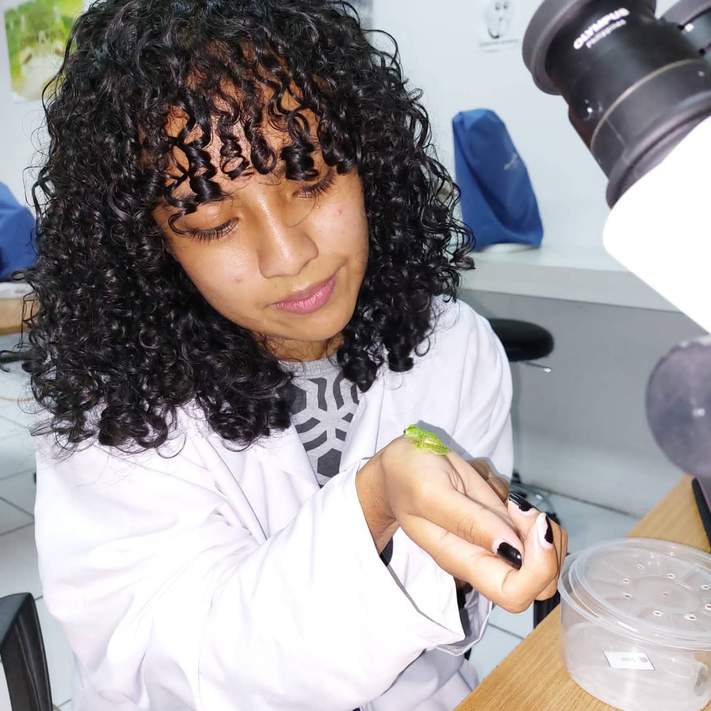 After fieldwork, genomic samples were analyzed at the molecular laboratories of Pontificia Universidad Católica del Ecuador in Quito. The results demonstrated that the population found represented a new species.