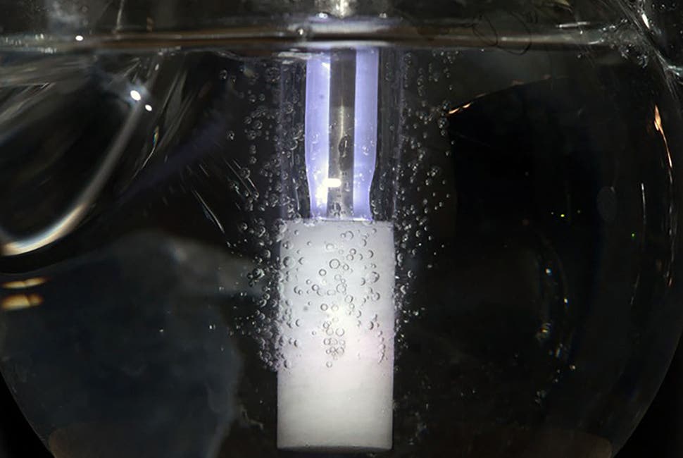 Tiny plasma bursts convert methane into methanol in one step, offering a cleaner route to liquid fuel production.