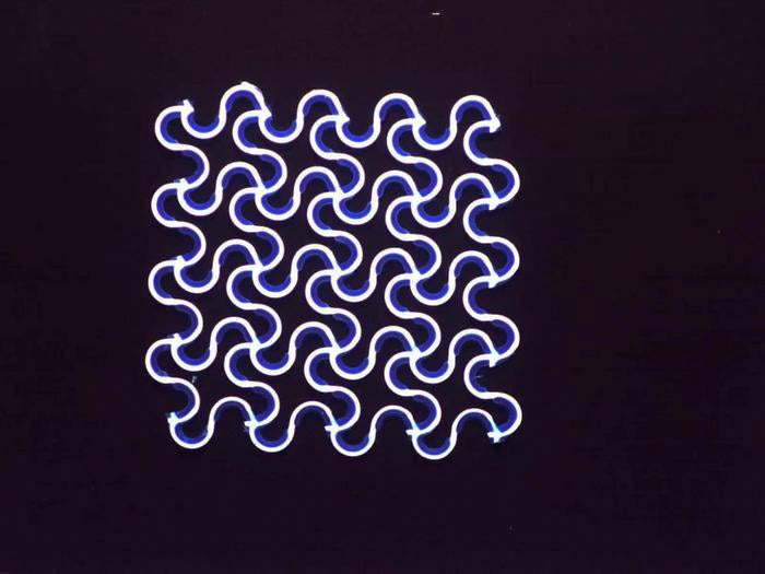 A 3D printed lattice made of active and passive filaments.