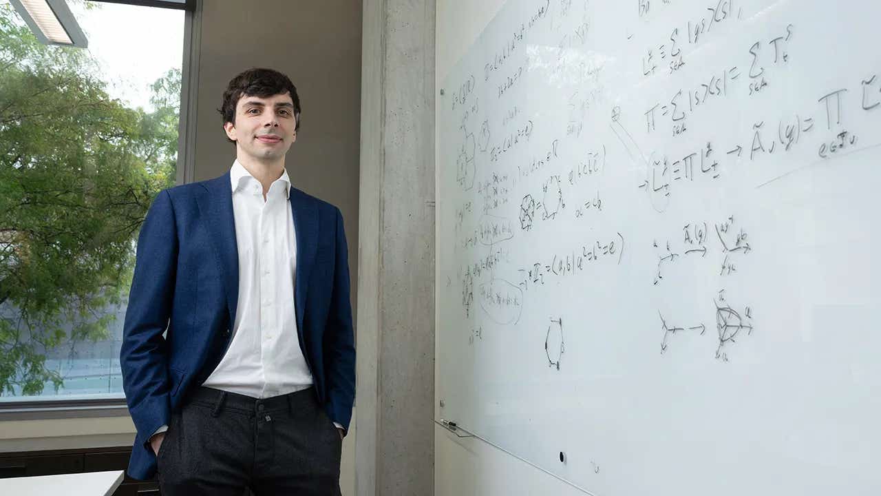 Asst. Prof. Ruben Verresen shows a new way to give a quantum computer the flexibility of current computers, harnessing the capabilities of exotic quantum particles called non-Abelian anyons.