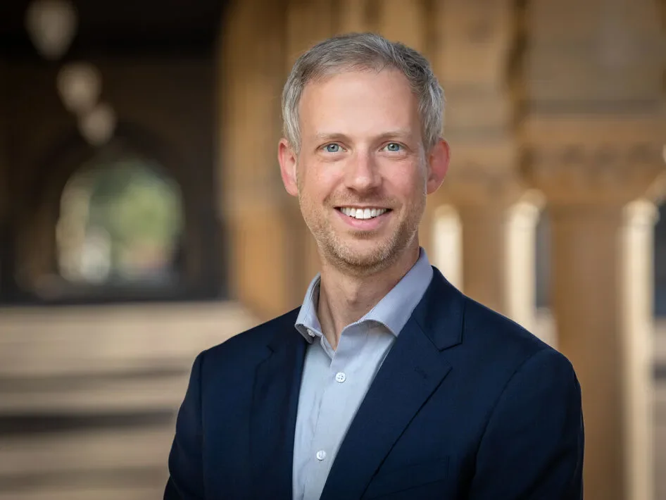 Cory Shain, lead study author and assistant professor of linguistics in the Stanford School of Humanities and Sciences.
