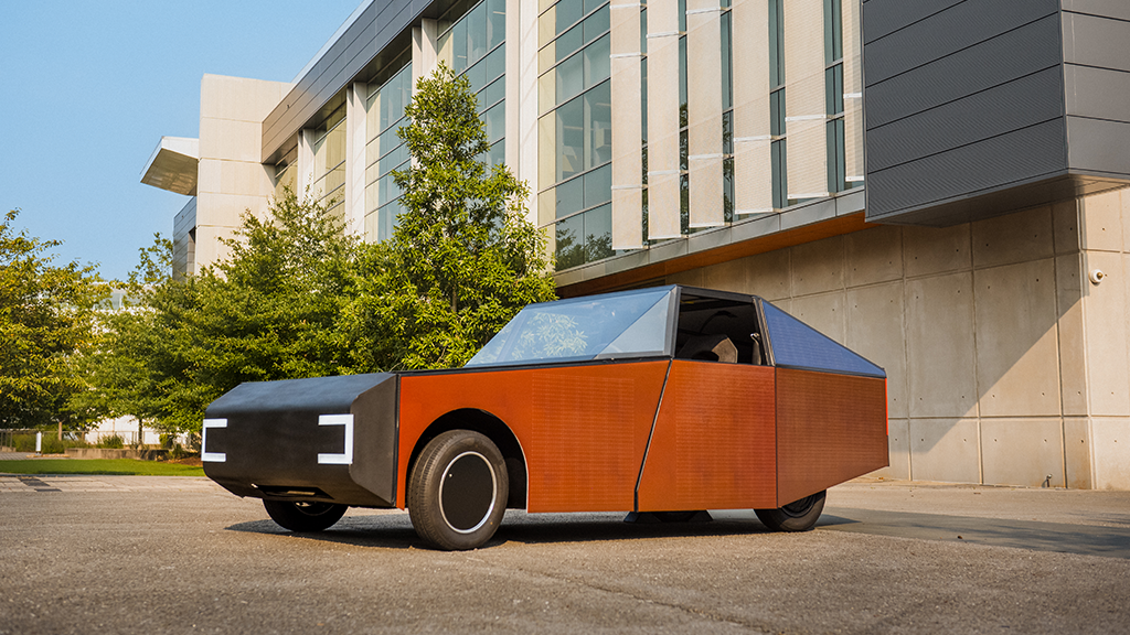 The prototype, called Deep Orange 17 and nicknamed Luminetta, was developed with BMW’s research and development team. The prototype, called Deep Orange 17 and nicknamed Luminetta, was developed with BMW’s research and development team.