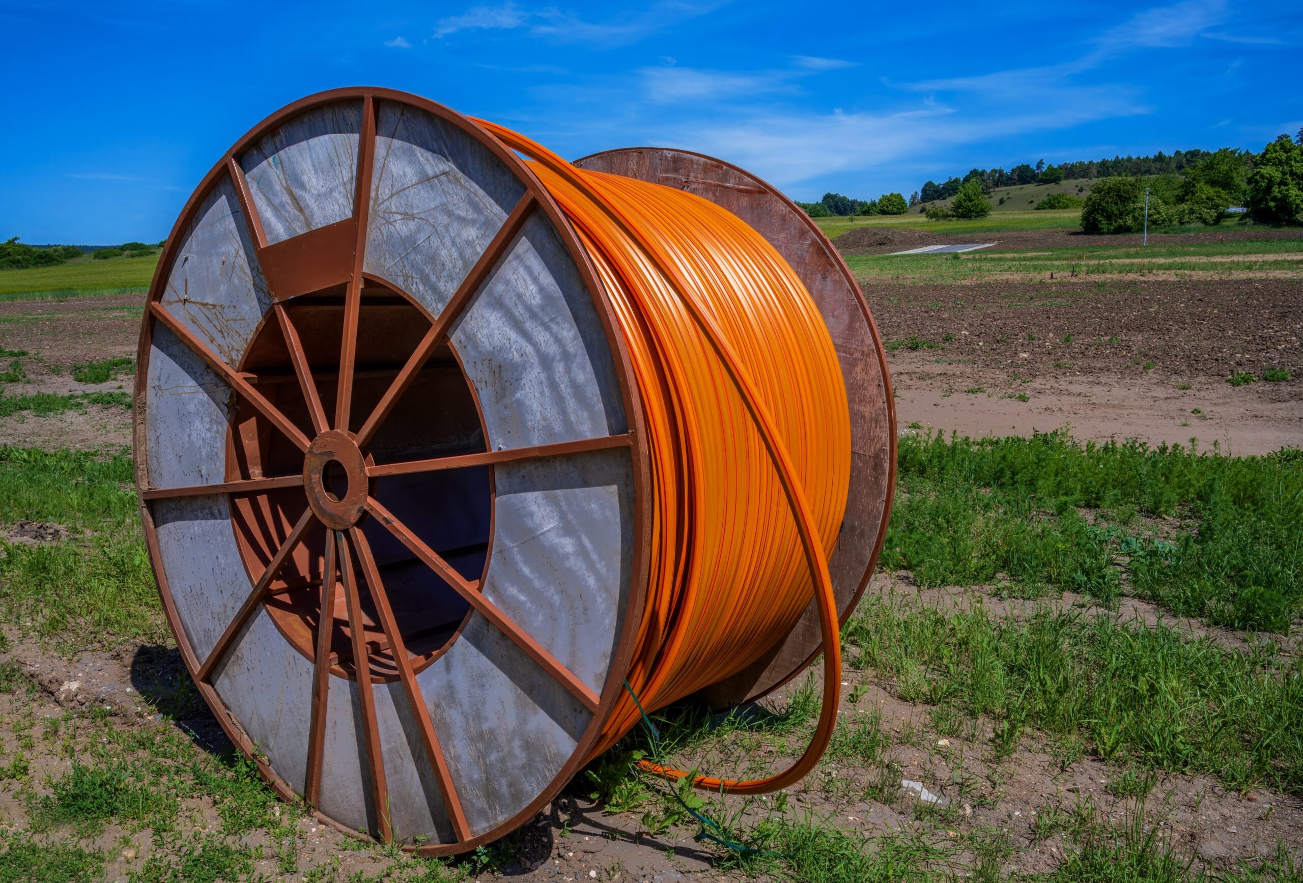 NIST researchers showed that entangled photons can survive a noisy 62-kilometer fiber link between Maryland labs.