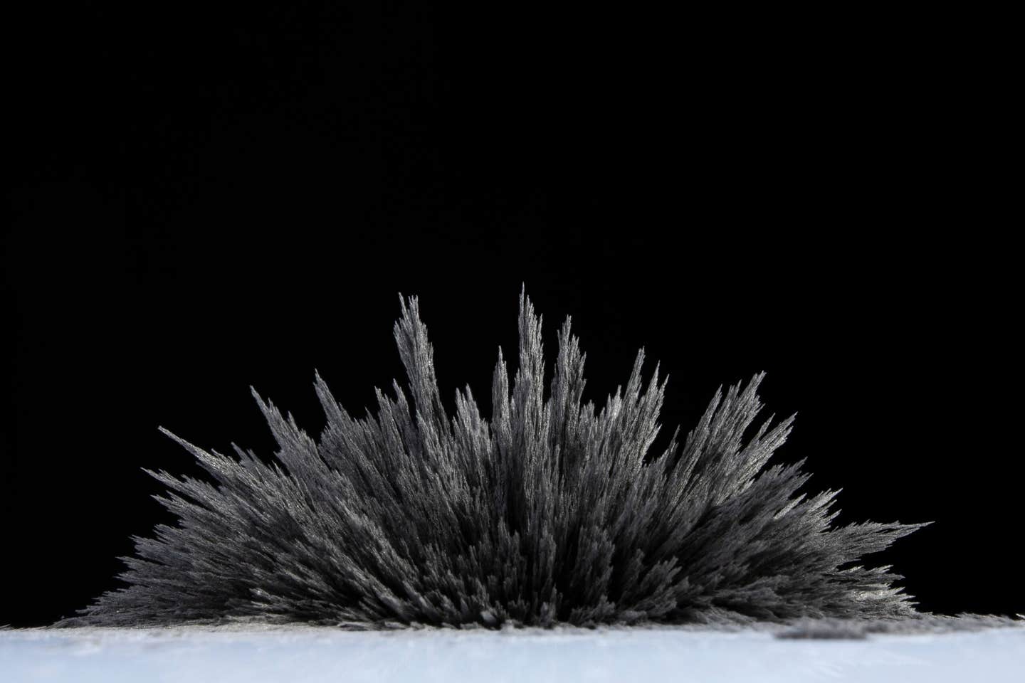 Researchers found that ultrathin ruthenium dioxide can show spin behavior linked to altermagnetism, opening paths for future electronics.
