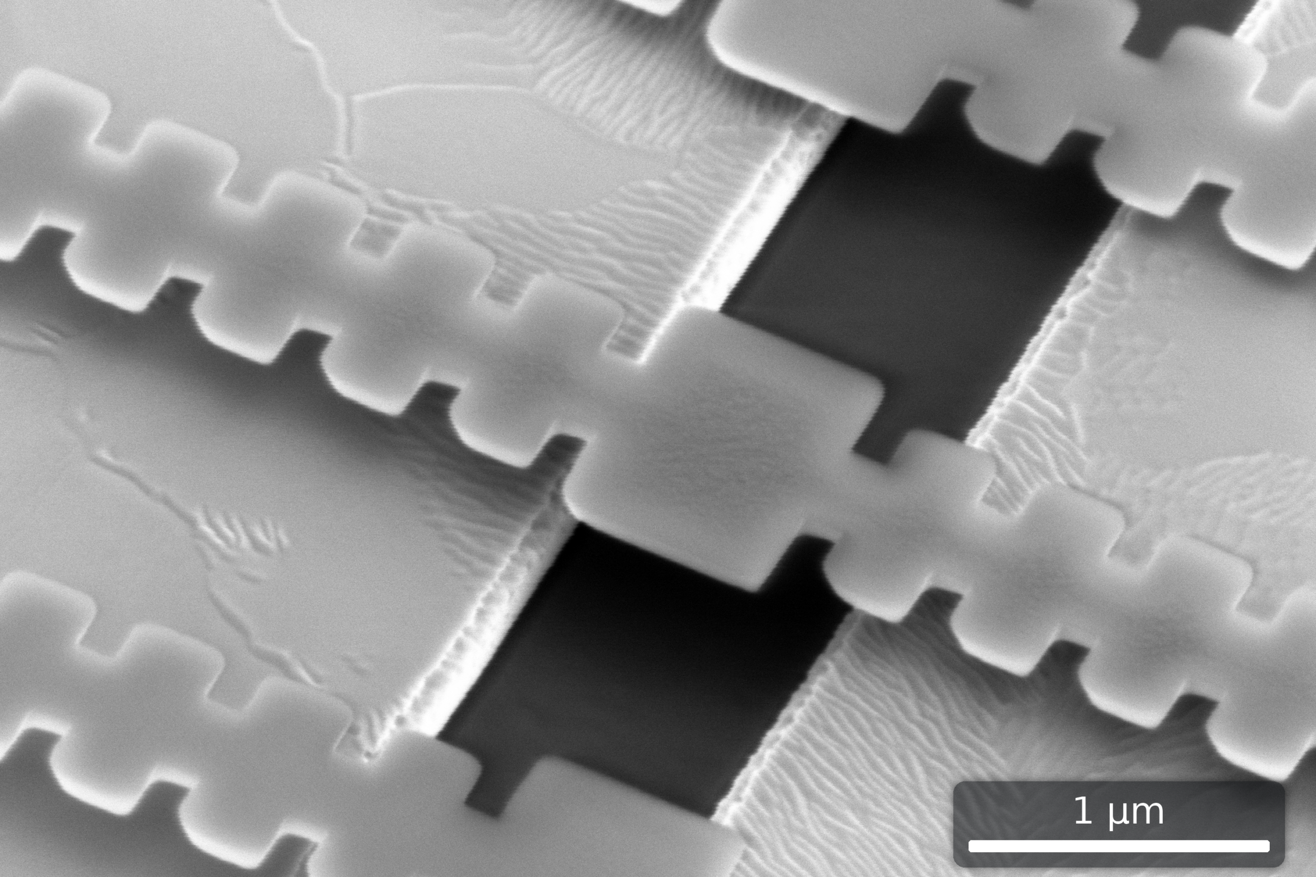 This mechanical resonator taken by a scanning electron microscope, allowed researchers to detect quantum jumps of sound.