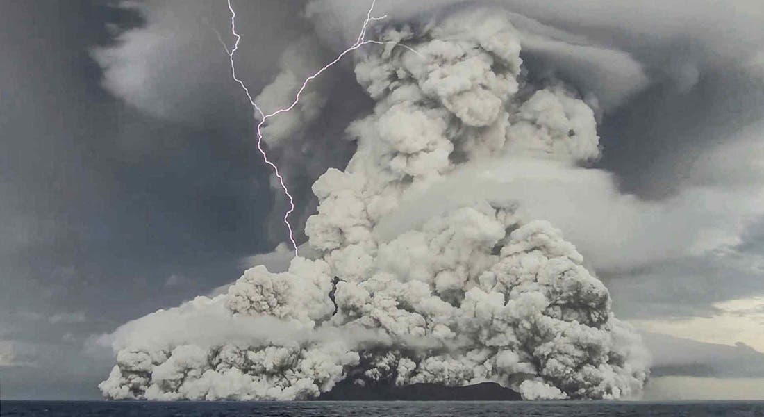 The Hunga Tonga–Hunga Ha'apai-volcanic eruption on 15 january 2022. Image taken from a video of the eruption.