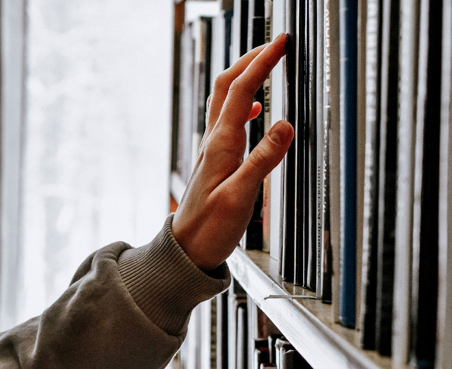 Cambridge research finds 51% of surveyed UK novelists fear AI replacement, with concerns over income, copyright, and creativity.