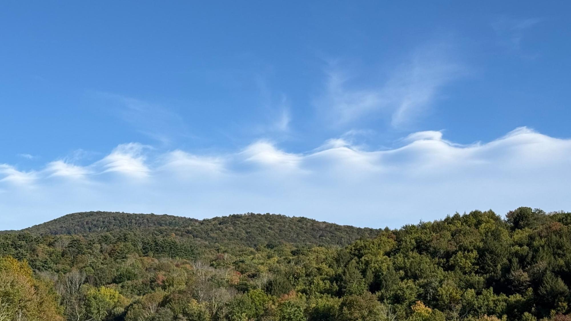 Kelvin–Helmholtz waves can also be seen in clouds. 