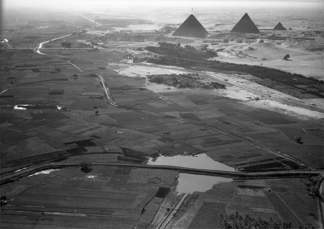 A 1938 view of the Giza pyramids, built roughly 500 years after the Abydos tombs.